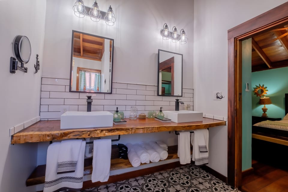 Master Bathroom (1)