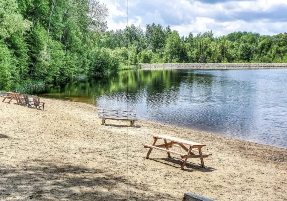 Private beach and lake - 2 paddleboards available for you to enjoy :)