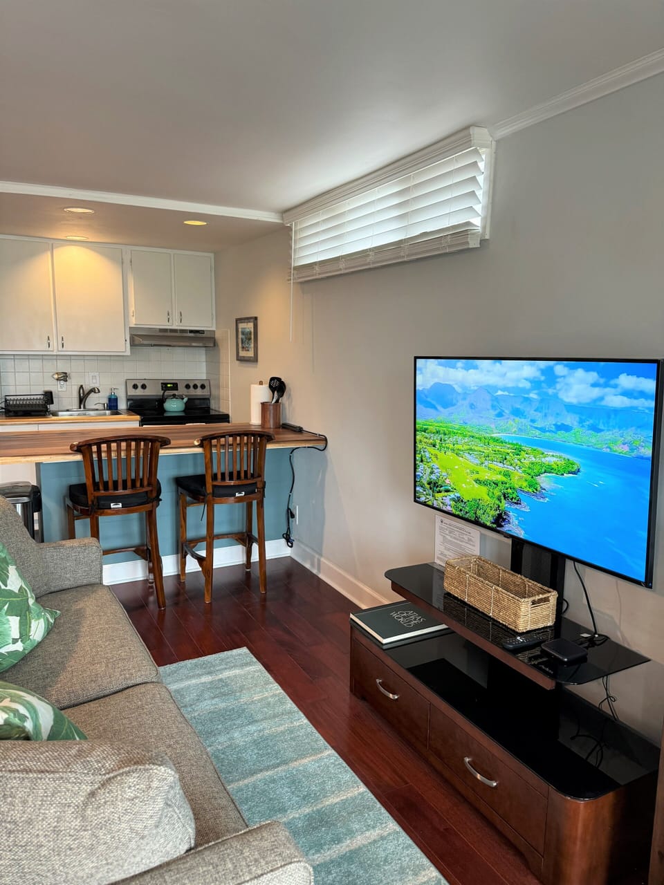 Lounge and enjoy the brand-new smart TV.