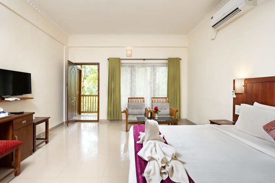 Coffee Bean Premium AC | Soundproofing, iron/ironing board, free WiFi, bed sheets