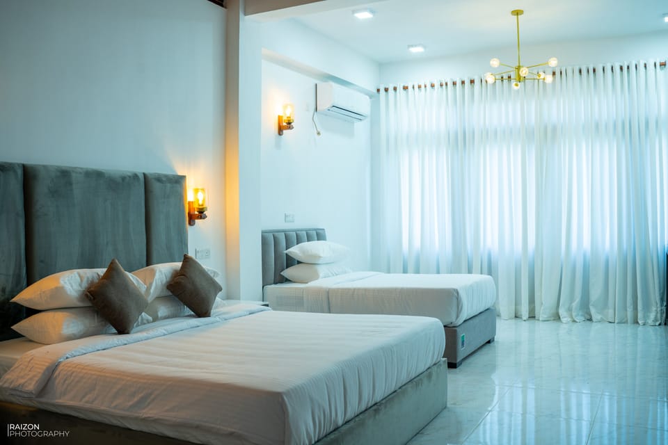 Premium Room | Desk, laptop workspace, soundproofing, iron/ironing board