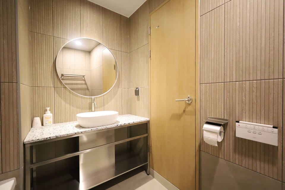 Family Twin Room, City View | Bathroom | Soap, shampoo, toilet paper