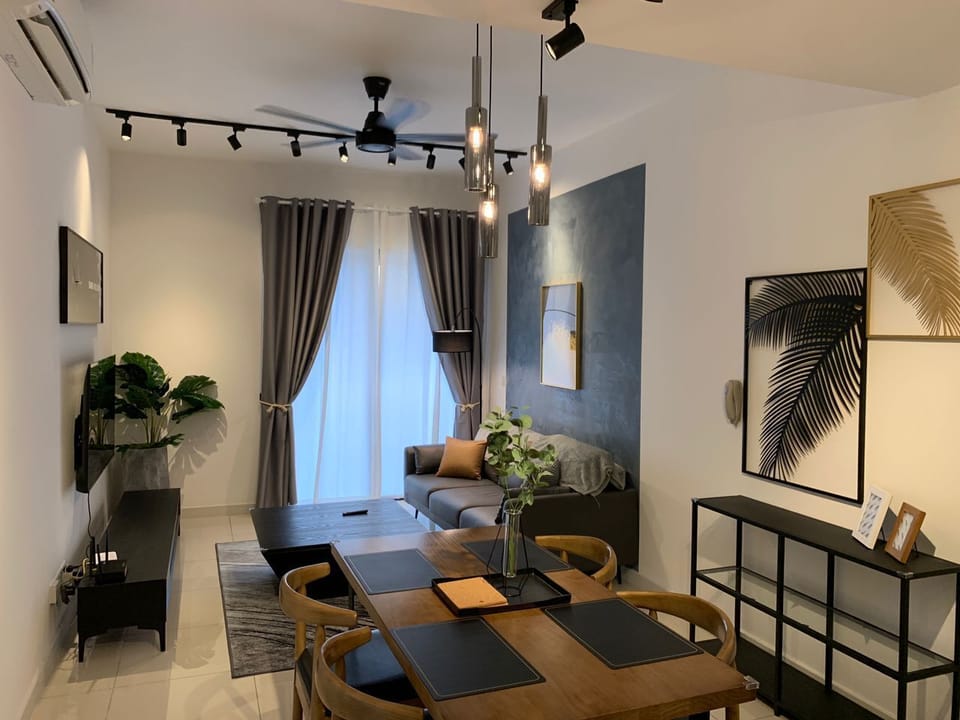 Exclusive Apartment | Living area | Flat-screen TV