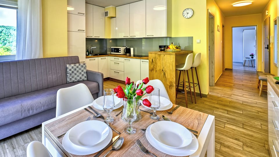 Apartment (17) | Living area | Flat-screen TV