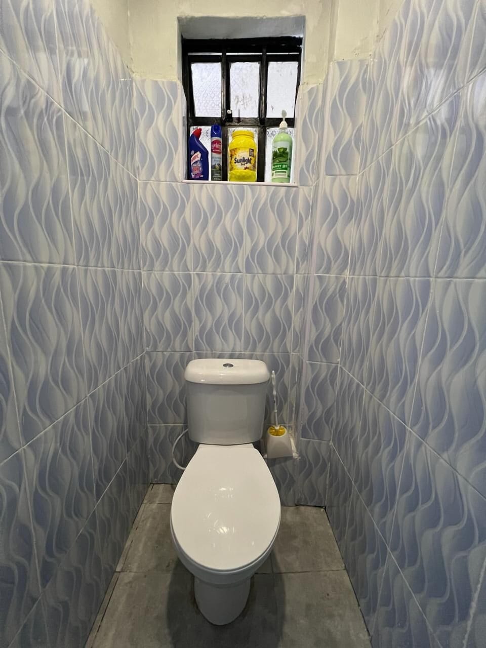 Business Studio | Bathroom | Shower, rainfall showerhead, free toiletries, bidet