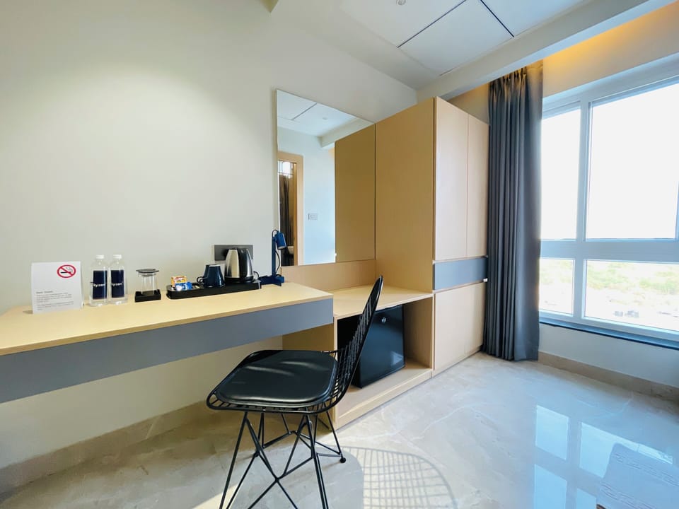 Premium Suite with King Bed | Room amenity