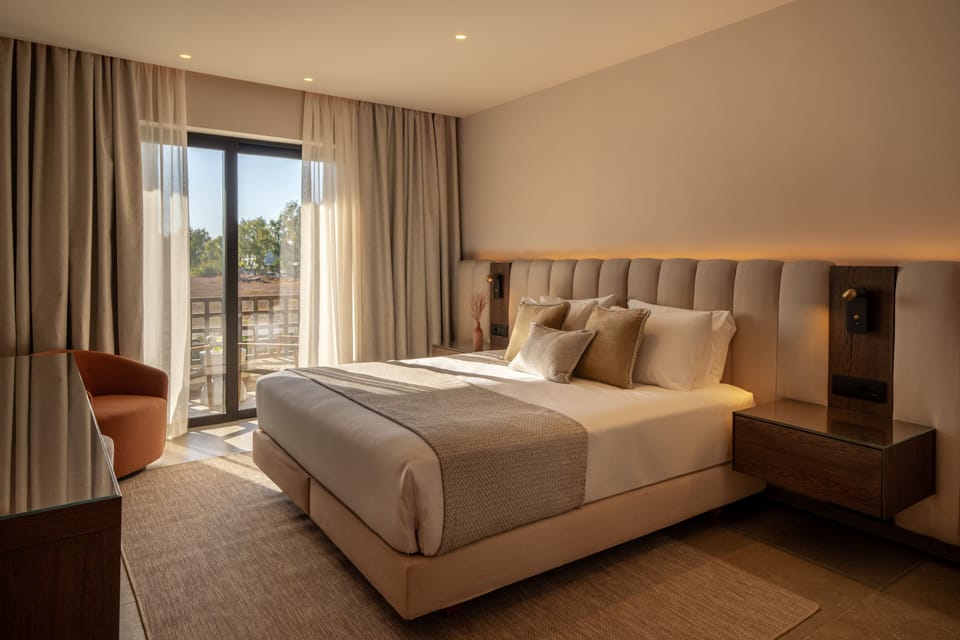 Double Room | Premium bedding, in-room safe, blackout drapes, soundproofing