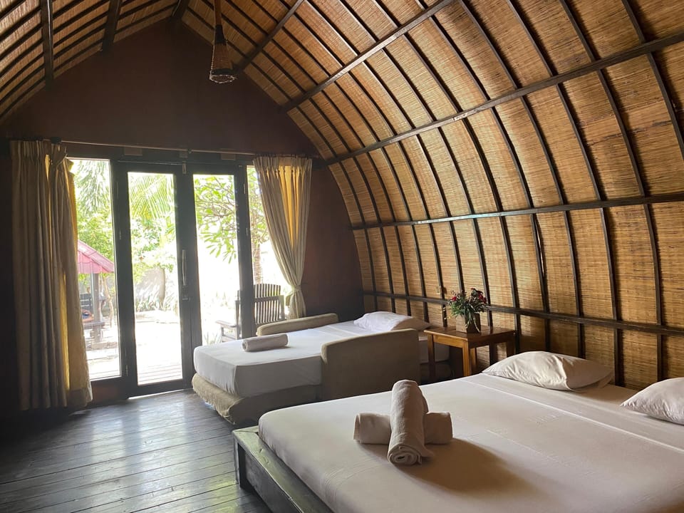Traditional Bungalow, Balcony, Garden View | In-room safe, desk, WiFi (free)