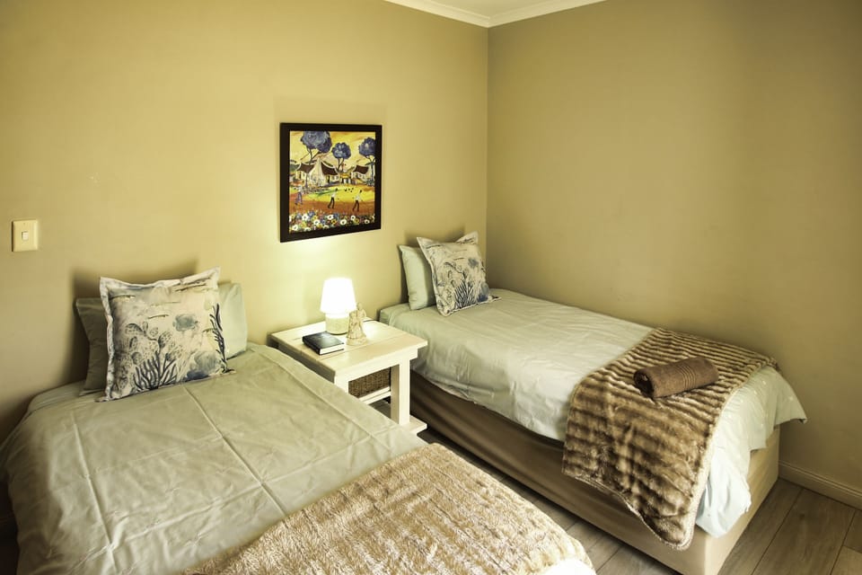 Traditional House | 4 bedrooms, premium bedding, individually decorated