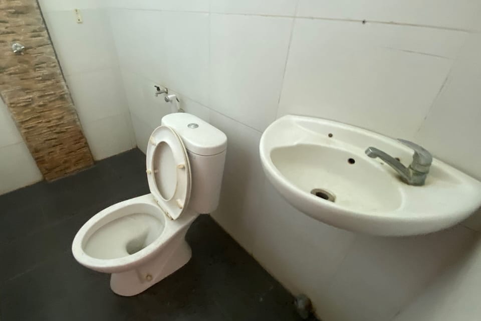 Deluxe Double Room | Bathroom | Shower, towels, soap