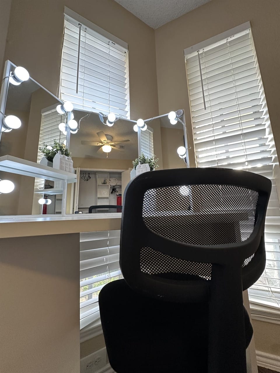 Vanity for makeup