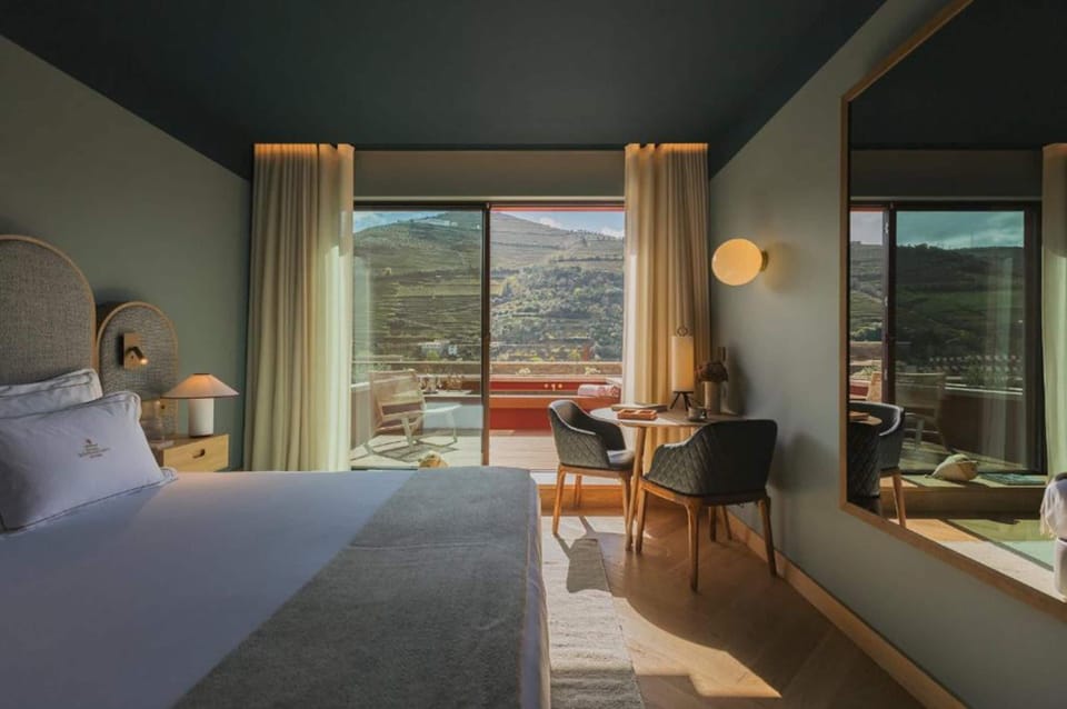 Executive Room, River View | Egyptian cotton sheets, premium bedding, memory foam beds, minibar