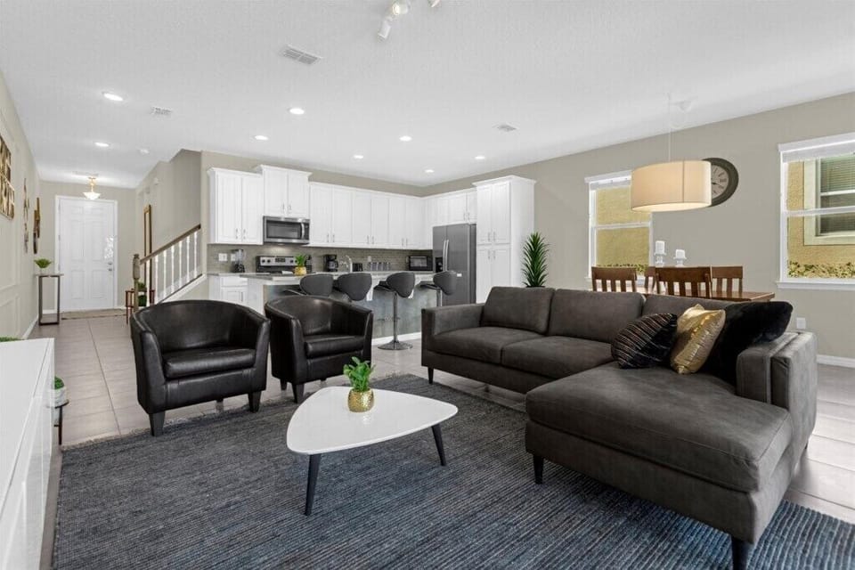 1555 Carey Palm Circle (2).jpg
