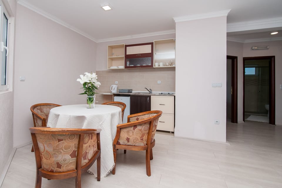 Private kitchenette