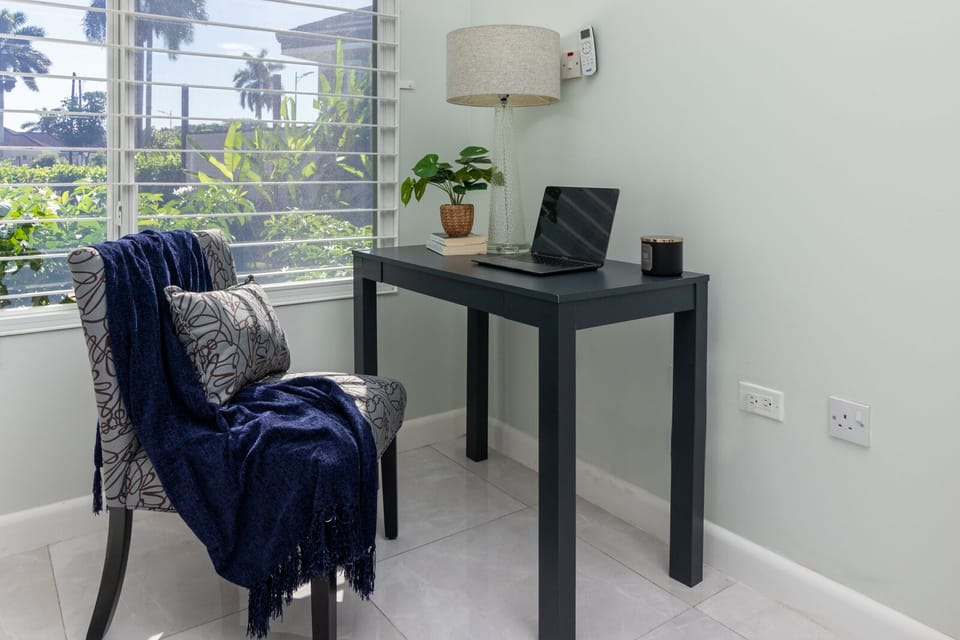 Apartment, 3 Bedrooms | 3 bedrooms, desk, iron/ironing board, WiFi (free)