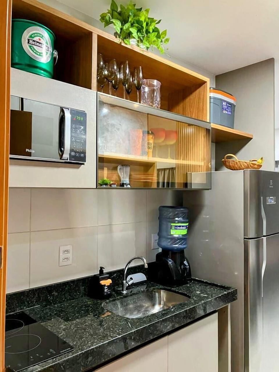 Apartment | Private kitchen | Cookware/dishes/utensils, dining tables