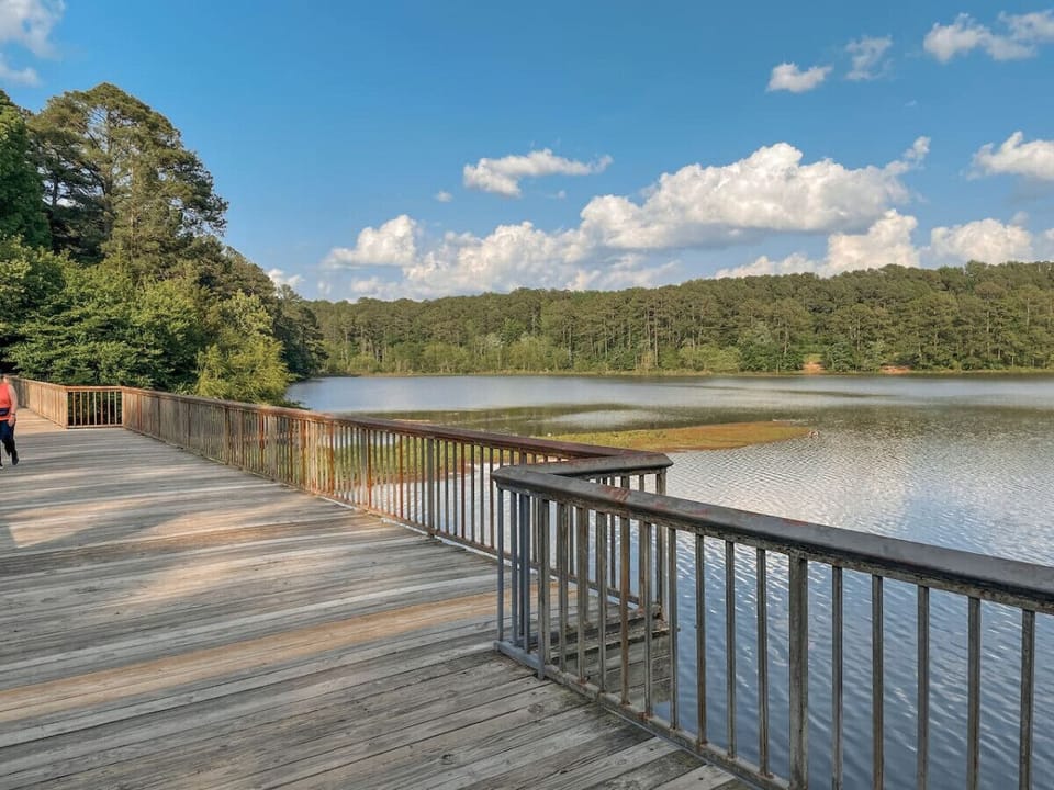 Walkway around Shelly Lake