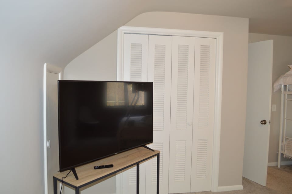 2nd floor king with full and twin