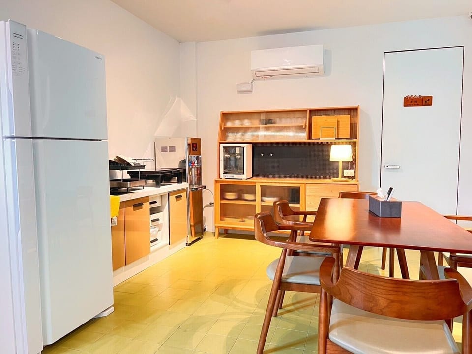 Comfort House, 3 Bedrooms, Non Smoking, Private Bathroom | Private kitchen | Shared fridge, microwave