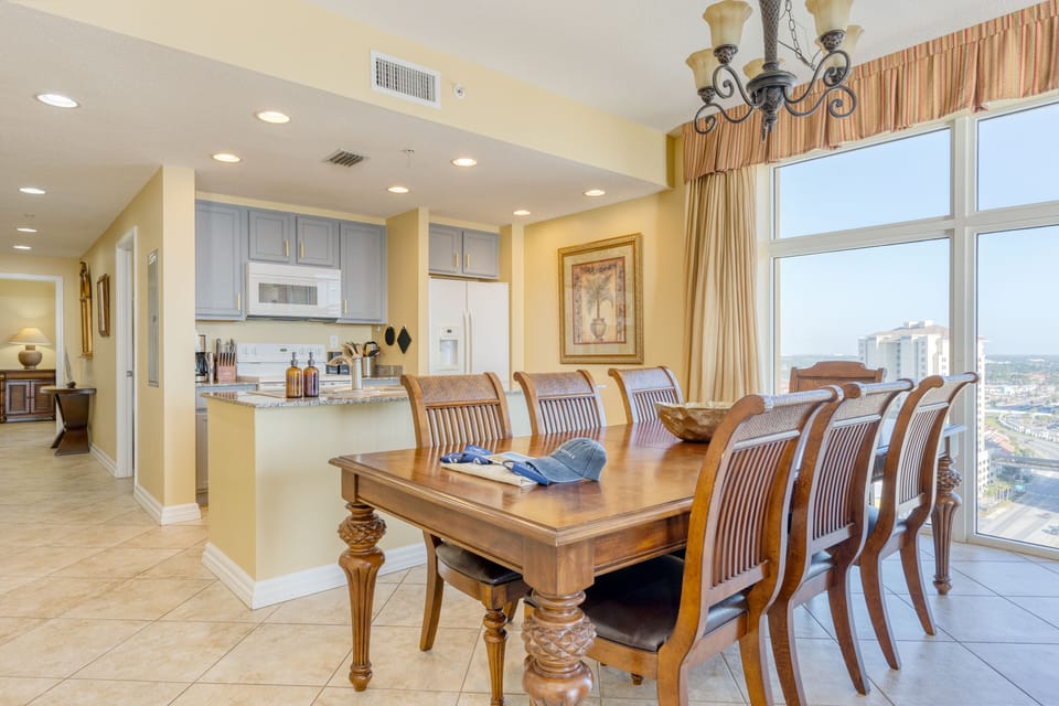 Dining area seats 7.