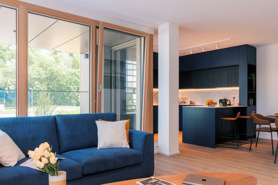 Smart TV, Netflix, heated floors, streaming services
