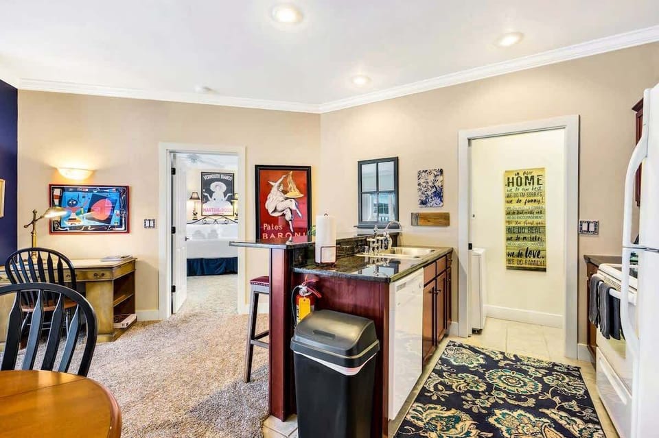 Enjoy an eat-in kitchen, perfectly situated to prepare all of your basic meals and snacks.