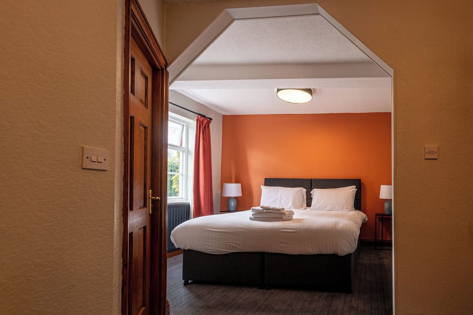 Double or Twin Room | Free WiFi, bed sheets