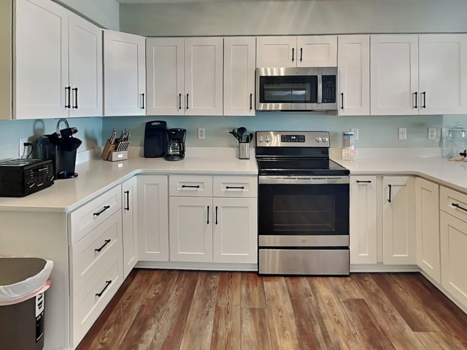 Full Size Kitchen