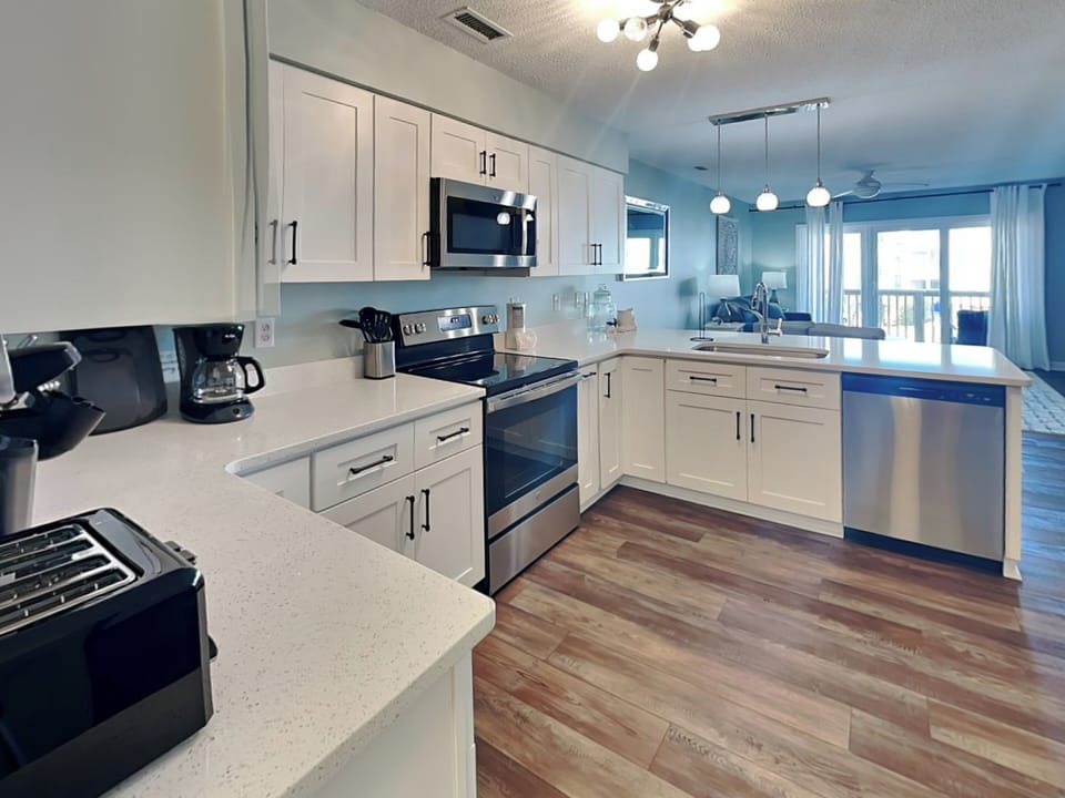 Full Size Kitchen