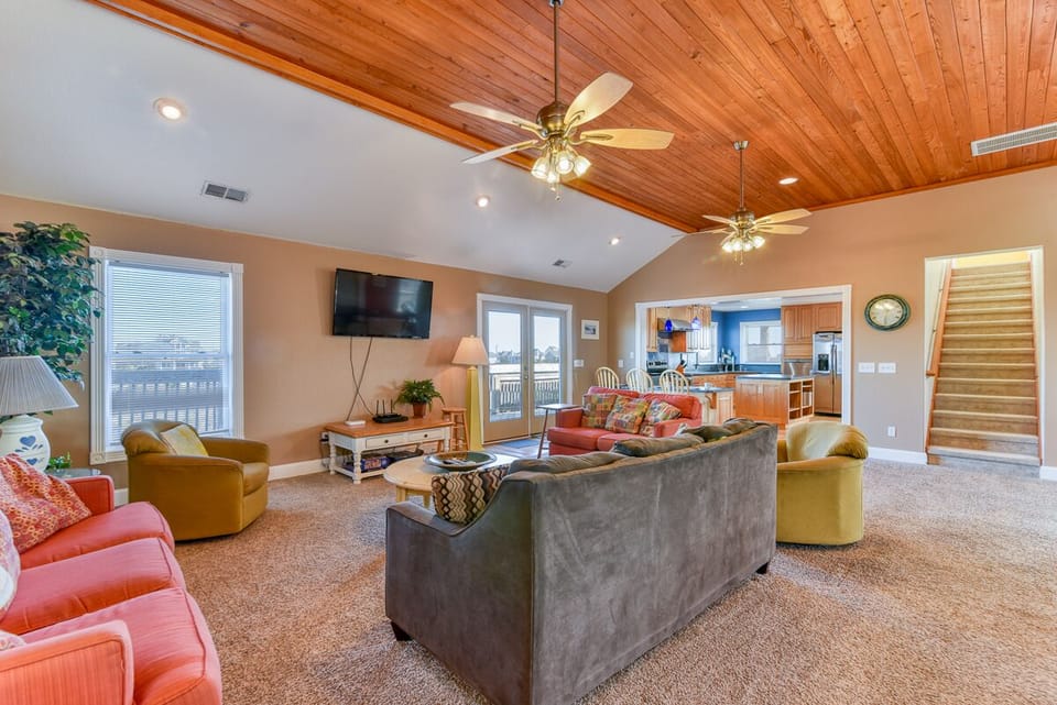 Mid Level Living Area