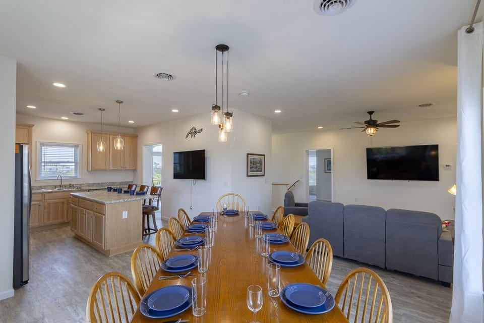Top Level Dining Area