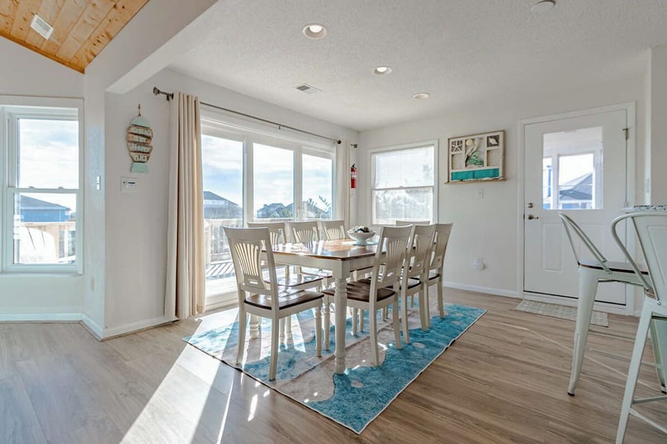 Top Level Dining Area