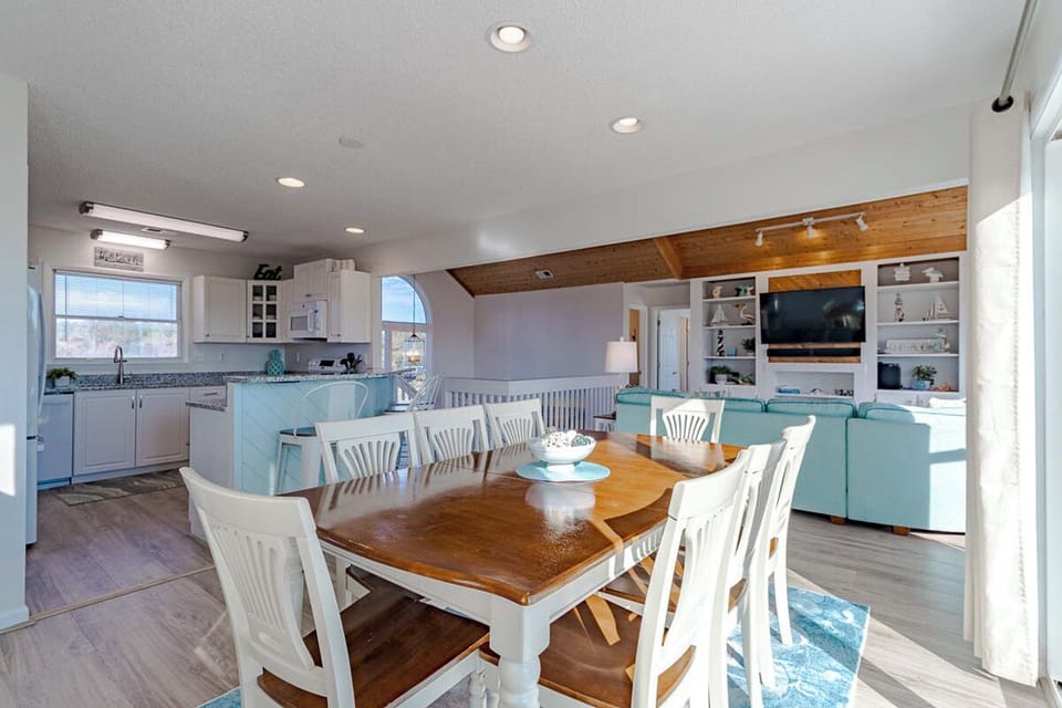 Top Level Dining Area