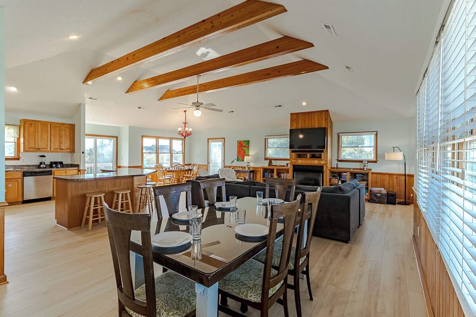 Top Level Dining Area