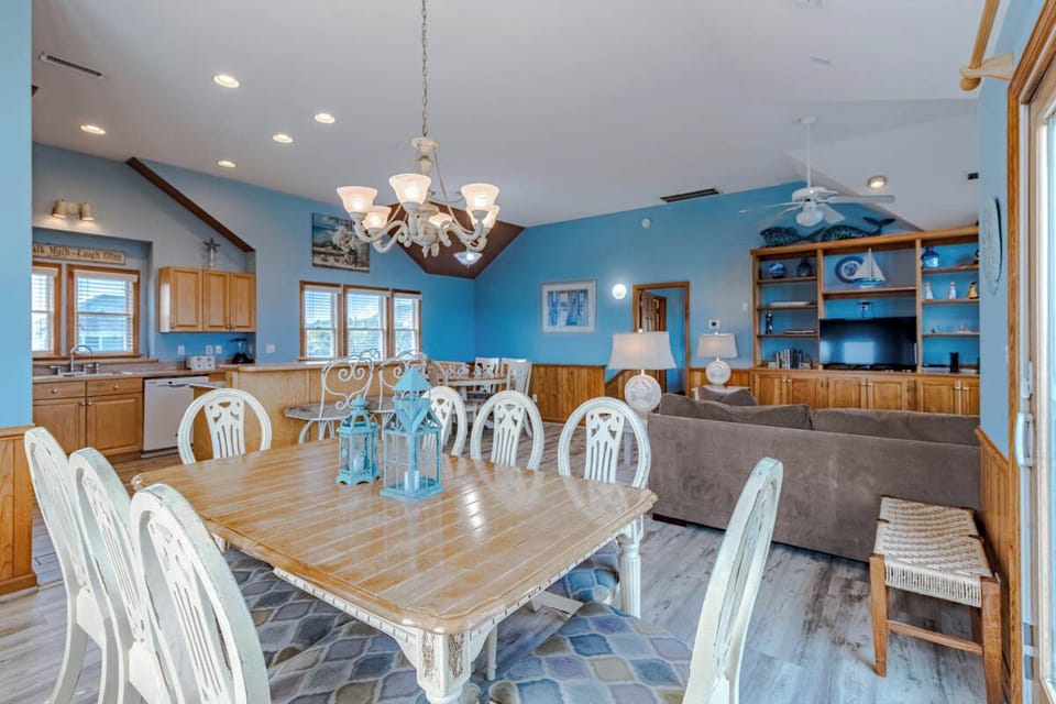 Top Level Dining Area