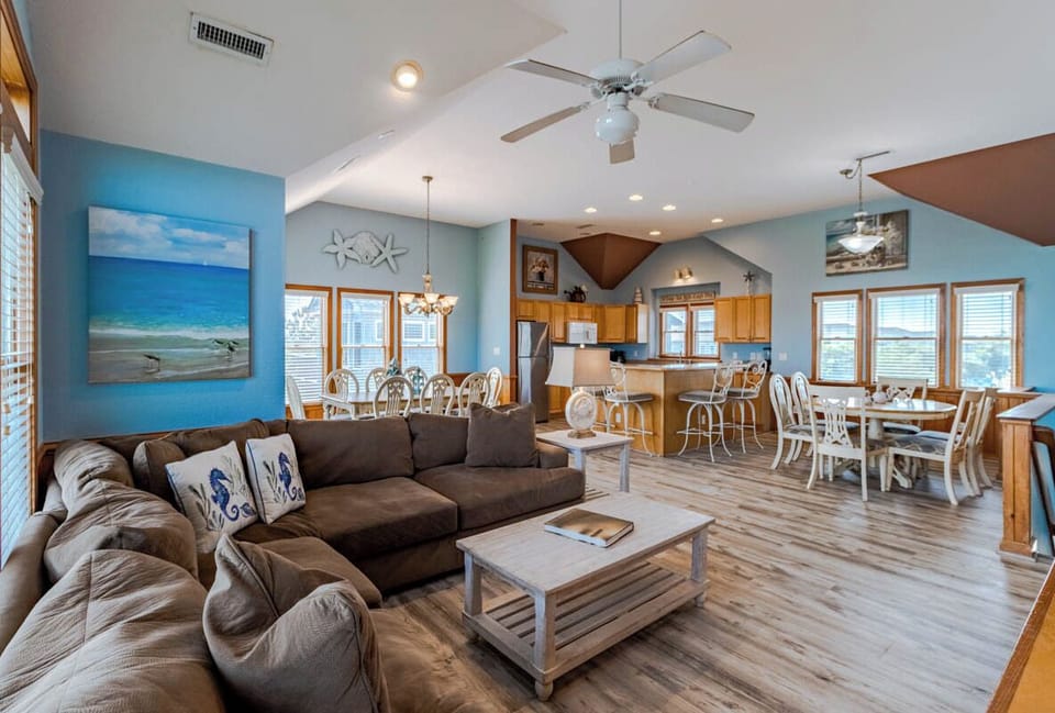 Top Level Living Area