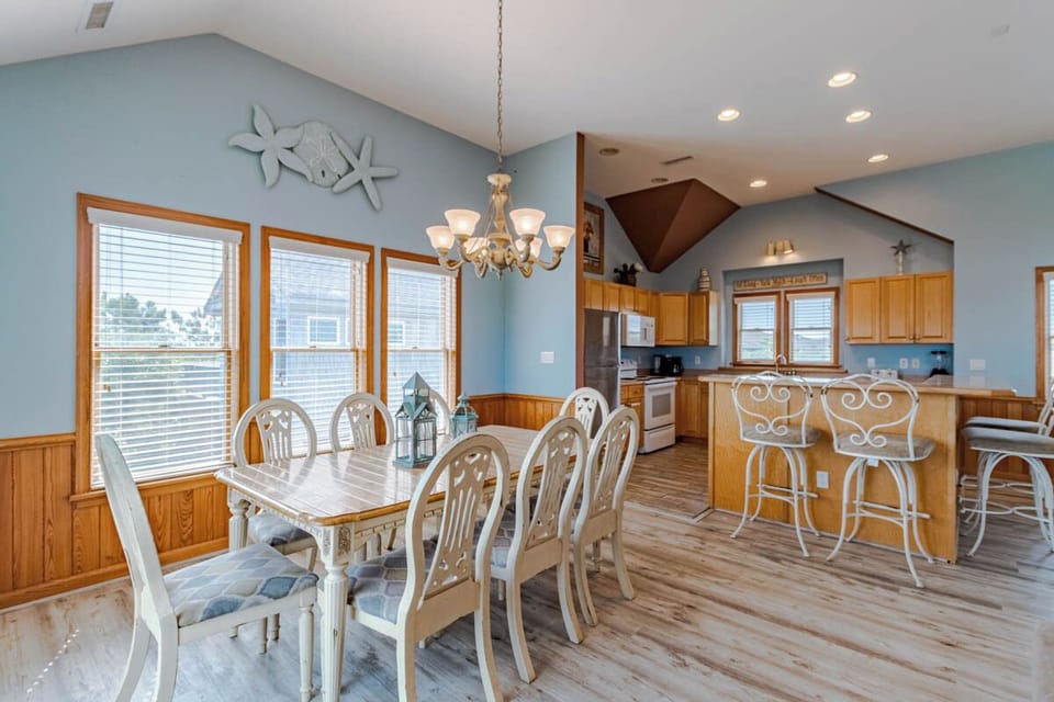 Top Level Dining Area
