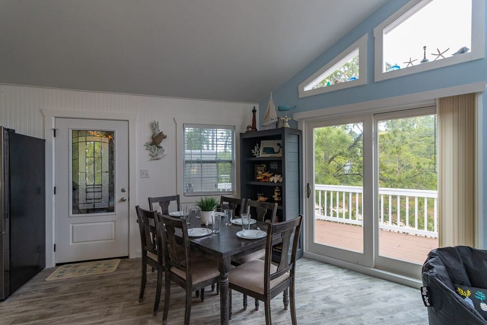 Top Level Dining Area
