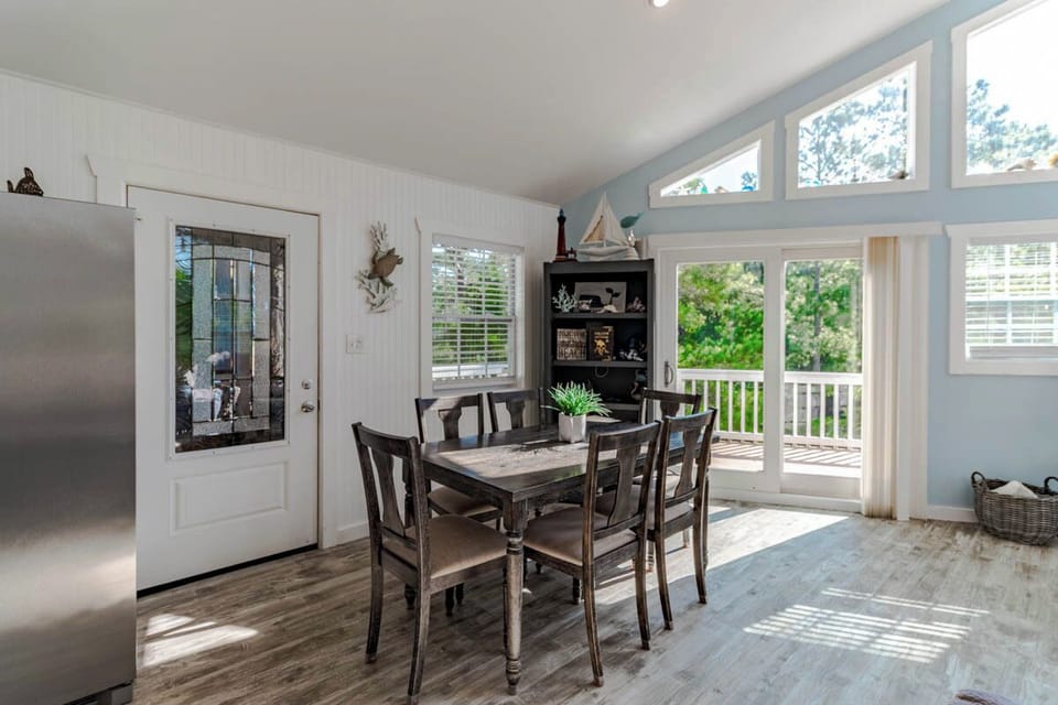 Top Level Dining Area