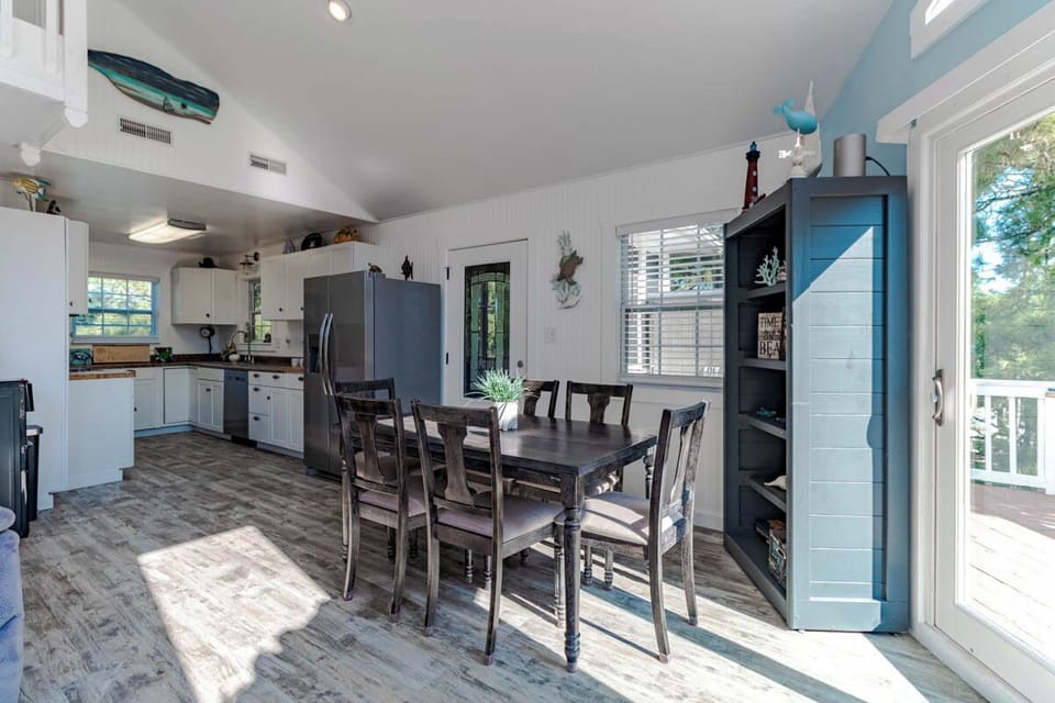 Top Level Dining Area