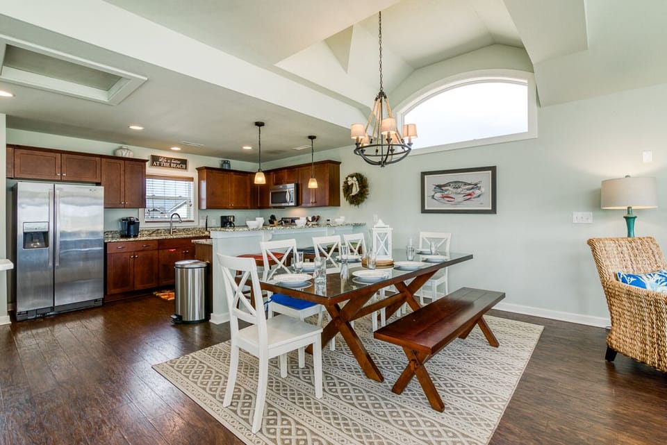 Top Level Dining Area