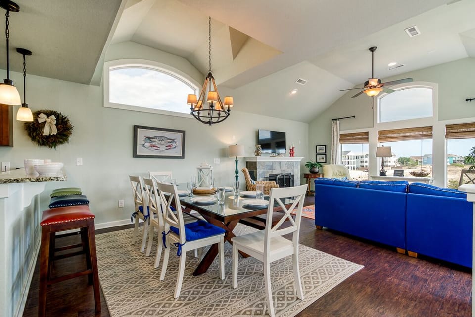 Top Level Dining Area
