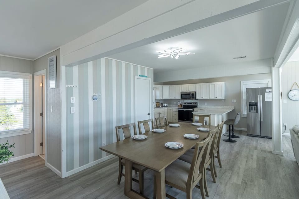Top Level Dining Area