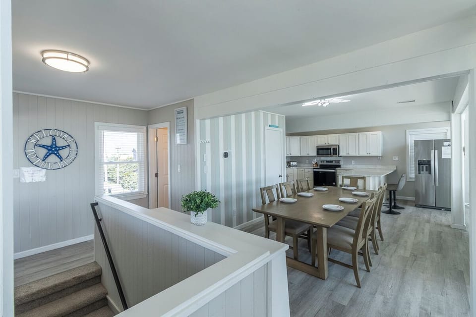 Top Level Dining Area