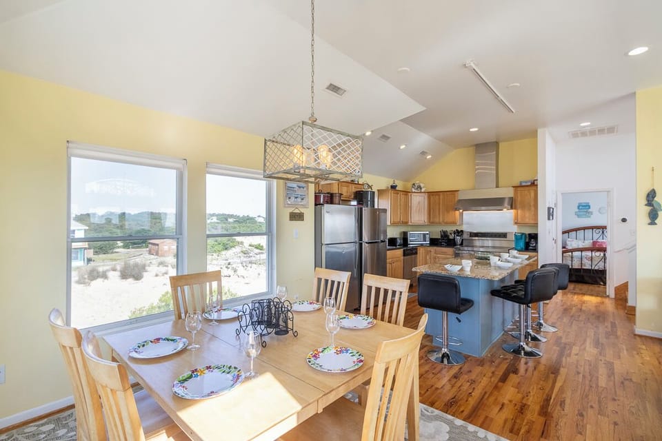 Top Level Dining Area