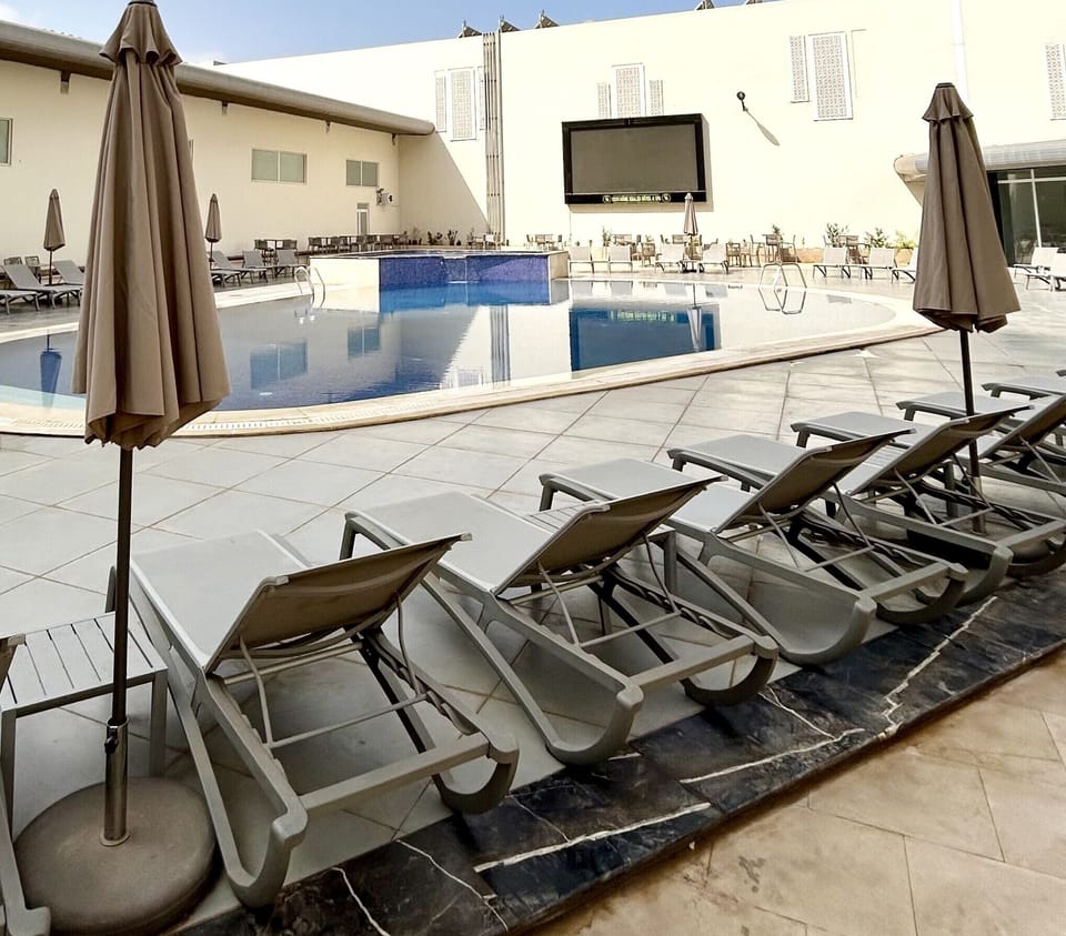 Indoor pool, 2 outdoor pools