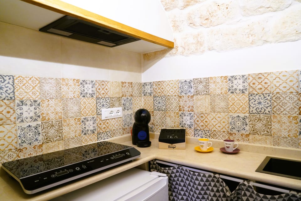 Superior House, City View | Private kitchen | Fridge, oven, stovetop, espresso maker