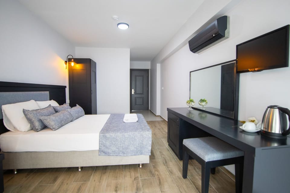 Standard Double Room | Minibar, desk, laptop workspace, free WiFi