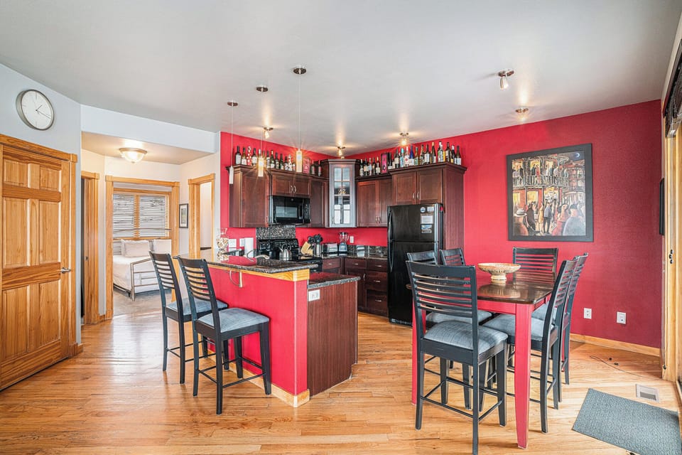 41B Nakai Peak Estes Park Vacation Rental at Marys Lake, kitchen next to dining area