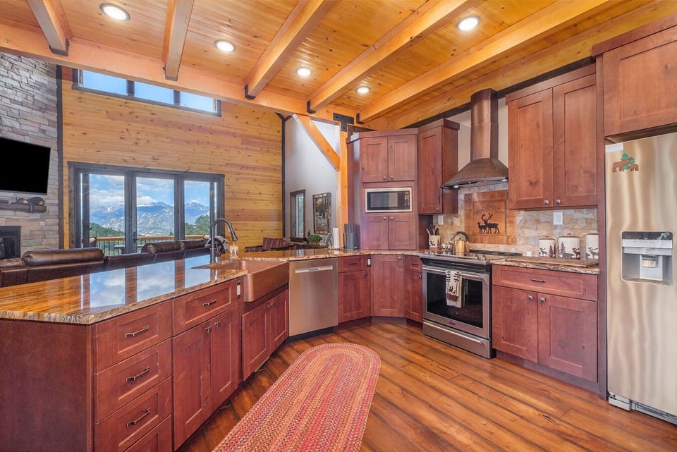 Spacious kitchen with plenty of counterspace.